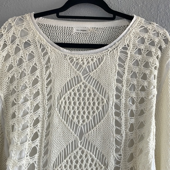 COPY - Blu pepper sweater size Medium - Picture 3 of 9